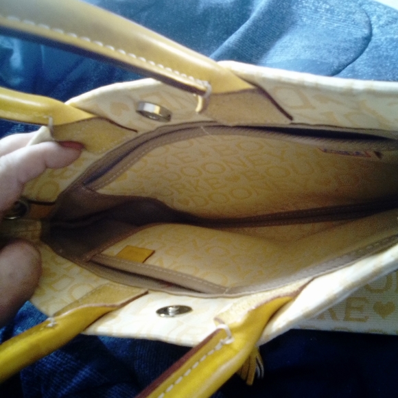 New Dooney and Bourke purse - Picture 10 of 10